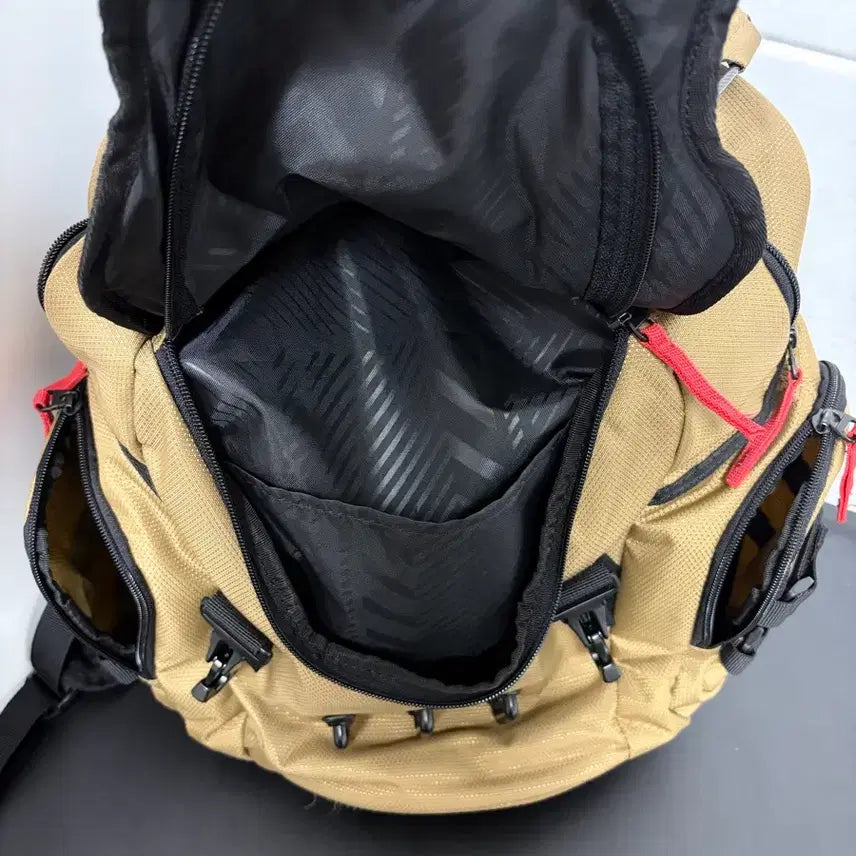 [BUNJANG] Oakley Bathroom Sink Backpack / 오클리 베쓰룸싱크 백팩