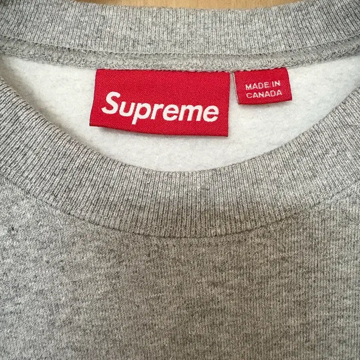 [SOLD OUT] [L] 슈프림 스몰박스 크루넥 헤더그레이 24fw