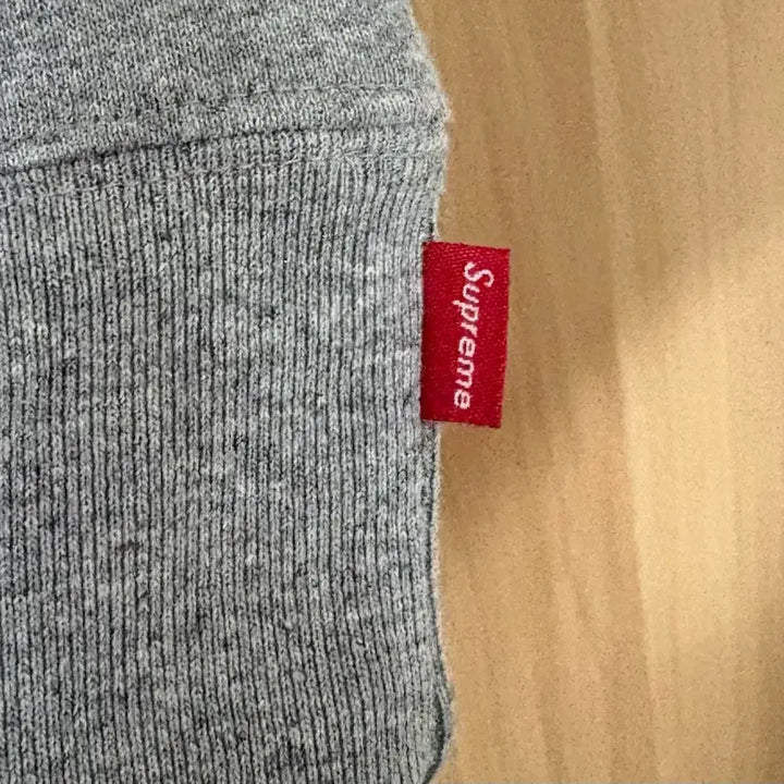 [SOLD OUT] [L] 슈프림 스몰박스 크루넥 헤더그레이 24fw
