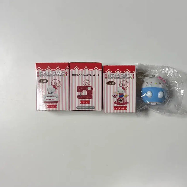 [BUNJANG] Hello Kitty 50th Anniversary Retro Gacha Set (3 Types) + LED Keychain / 키티50주년기념 레트로소품 가챠 3종세트+LED키링