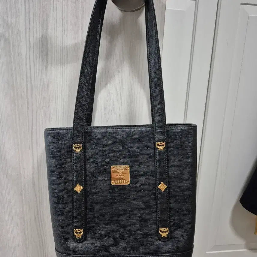 [SOLD OUT] mcm 금장로고 토트 숄더백 가방 엠씨엠
