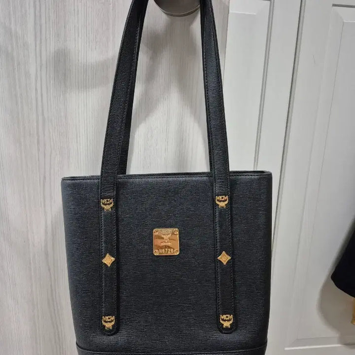 [SOLD OUT] mcm 금장로고 토트 숄더백 가방 엠씨엠