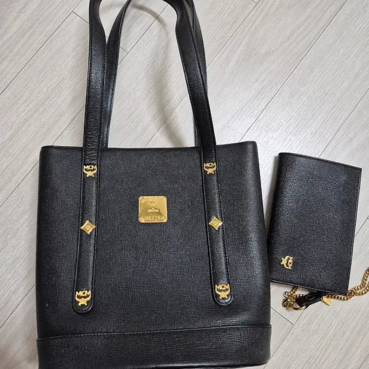 [SOLD OUT] mcm 금장로고 토트 숄더백 가방 엠씨엠