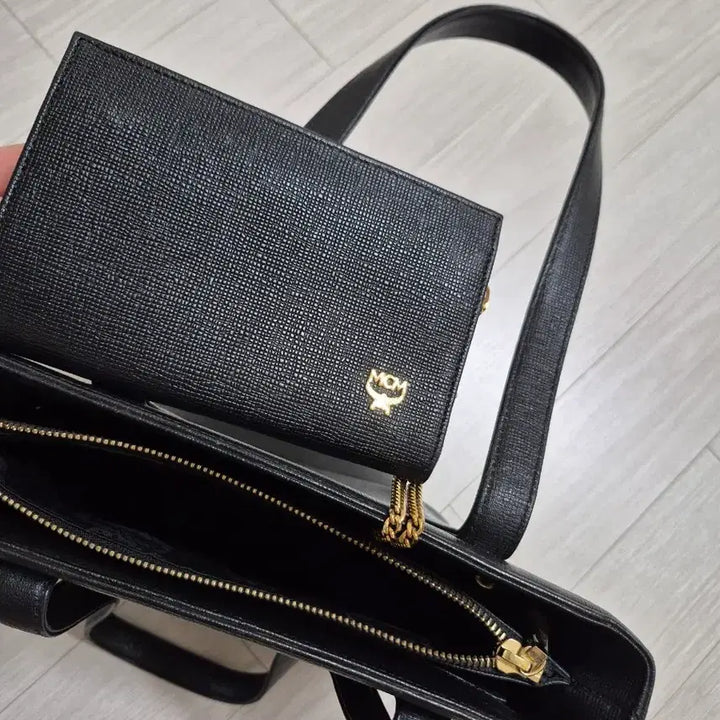 [SOLD OUT] mcm 금장로고 토트 숄더백 가방 엠씨엠