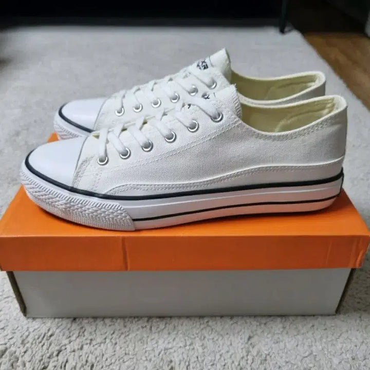 [BUNJANG] EXR Sneakers (Size 270) / (새상품) EXR (270 사이즈) 운동화 19.000원