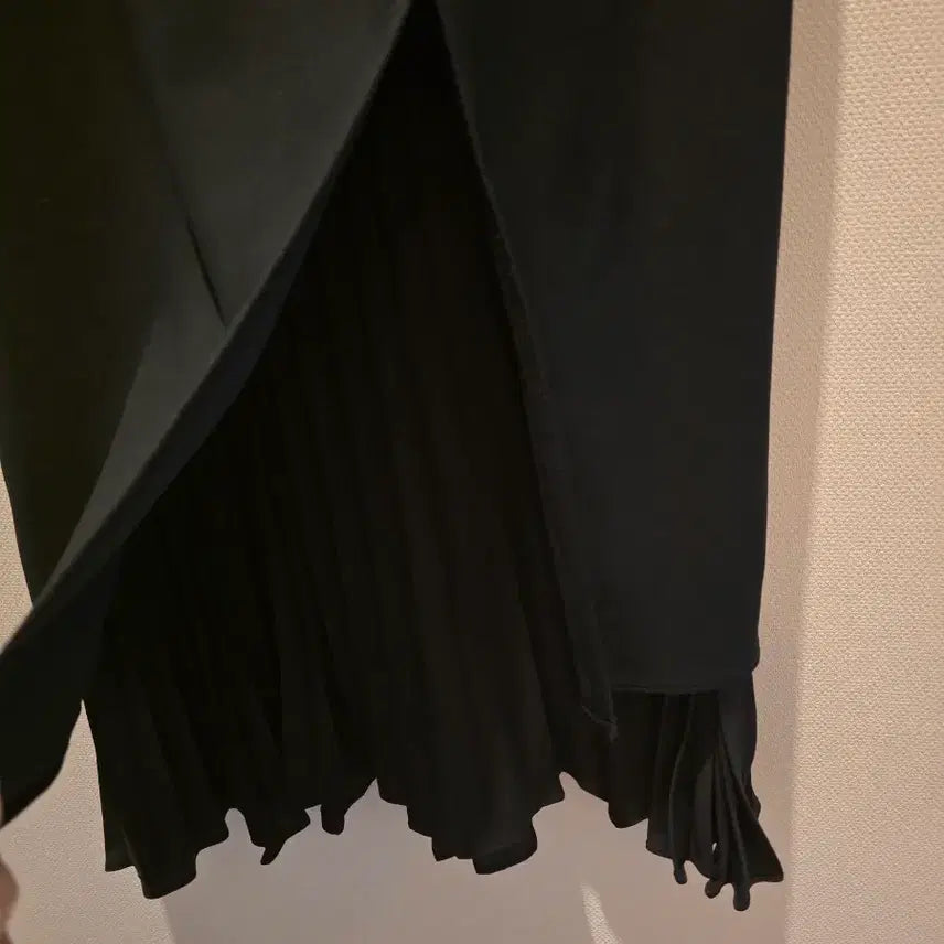 [BUNJANG] Mine Pleats Black Skirt / 마인 플리츠 블랙 스커트