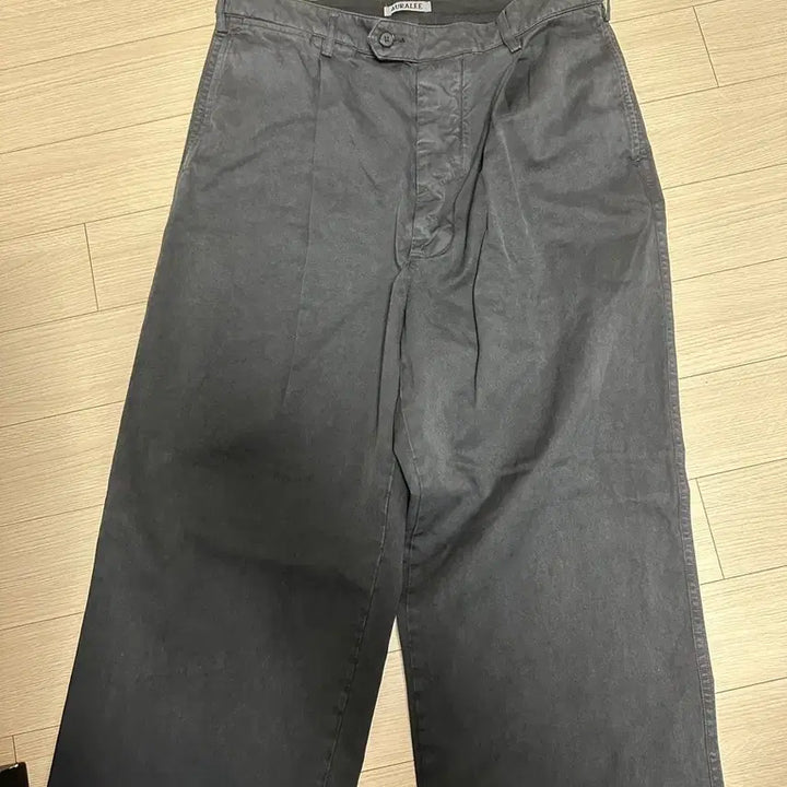 [SOLD OUT] 26ss 오라리 가먼트다이 치노 원턱 블랙 4