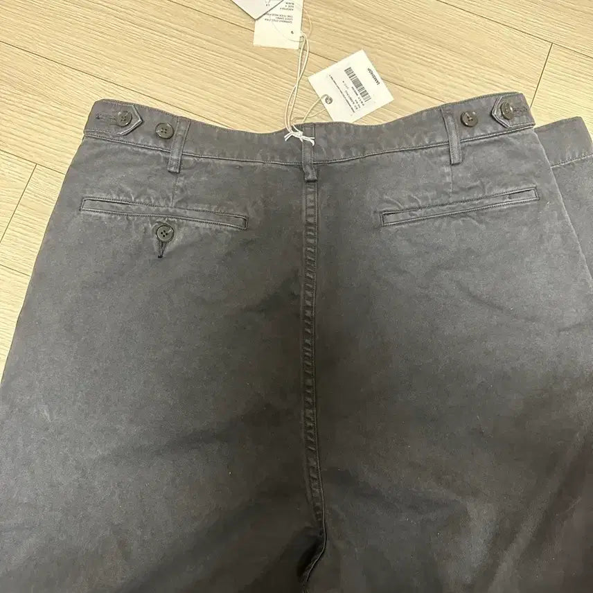 [SOLD OUT] 26ss 오라리 가먼트다이 치노 원턱 블랙 4