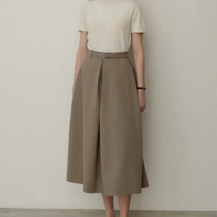 [BUNJANG] Venueet Jane Skirt (M) - Mocha Beige / 베뉴엣(비뮤즈) 제인스커트 (모카베이지 M) 정가21만