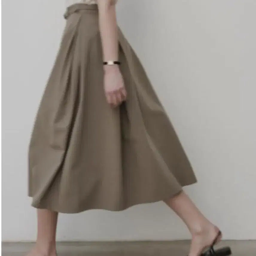 [BUNJANG] Venueet Jane Skirt (M) - Mocha Beige / 베뉴엣(비뮤즈) 제인스커트 (모카베이지 M) 정가21만