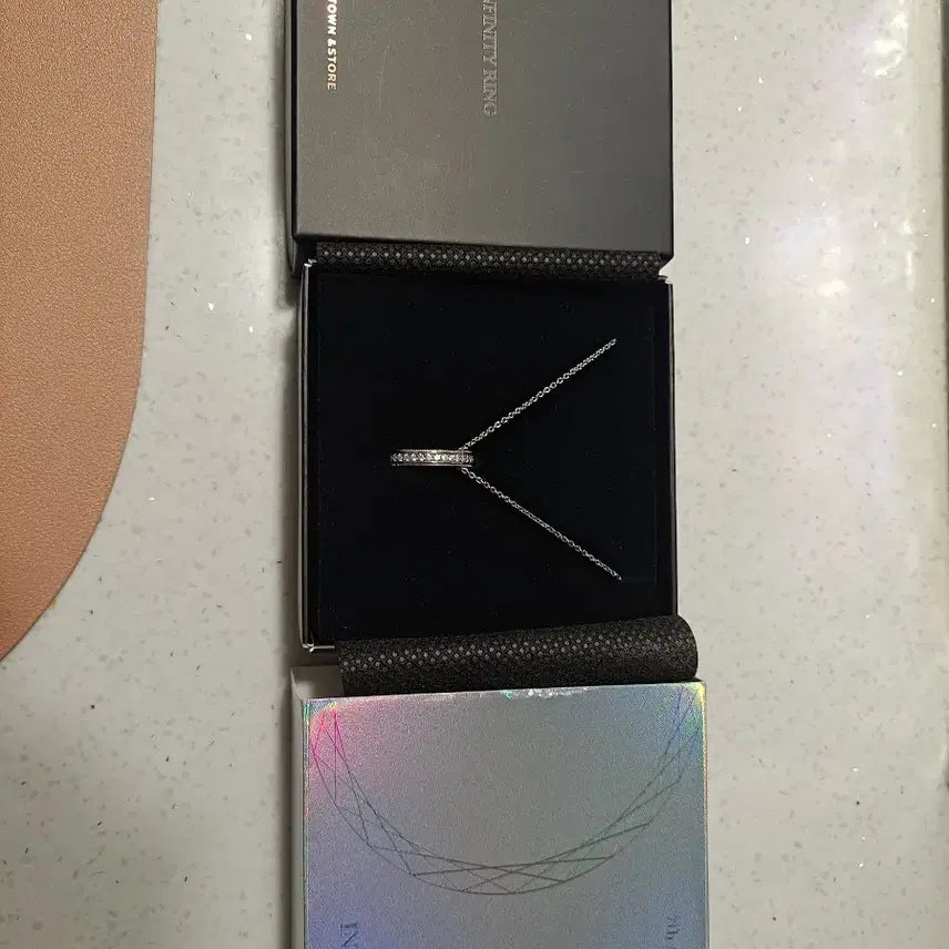 [BUNJANG] EXO Infinity Ring 7th Anniversary Necklace / 엑소 인피니티 링 7주년 기념 굿즈