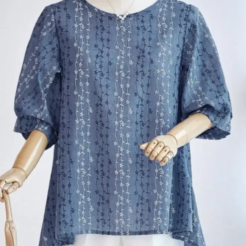[BUNJANG] New Flower Pattern Embroidered Balloon Sleeve Blouse / 