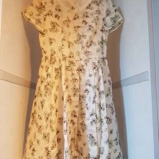 [BUNJANG] Renéevon Floral Short Sleeve Dress / 레니본 플라워 반팔 원피스