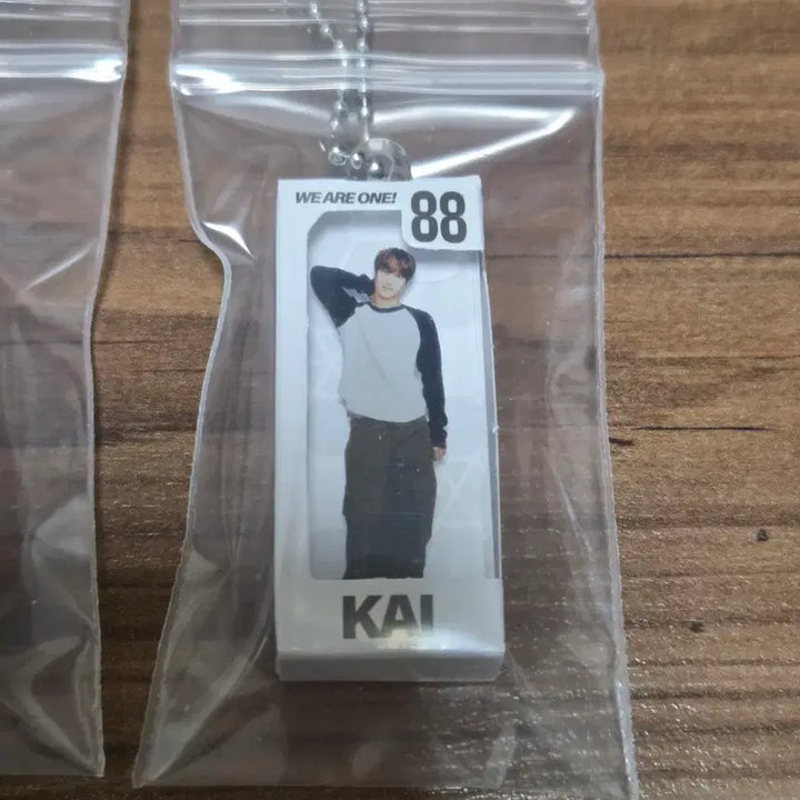 [BUNJANG] EXO Lay Kai Acrylic Keyring / (정가이하) 엑소 레이 카이 종인 팬미팅 엑소버스 아크릴 키링