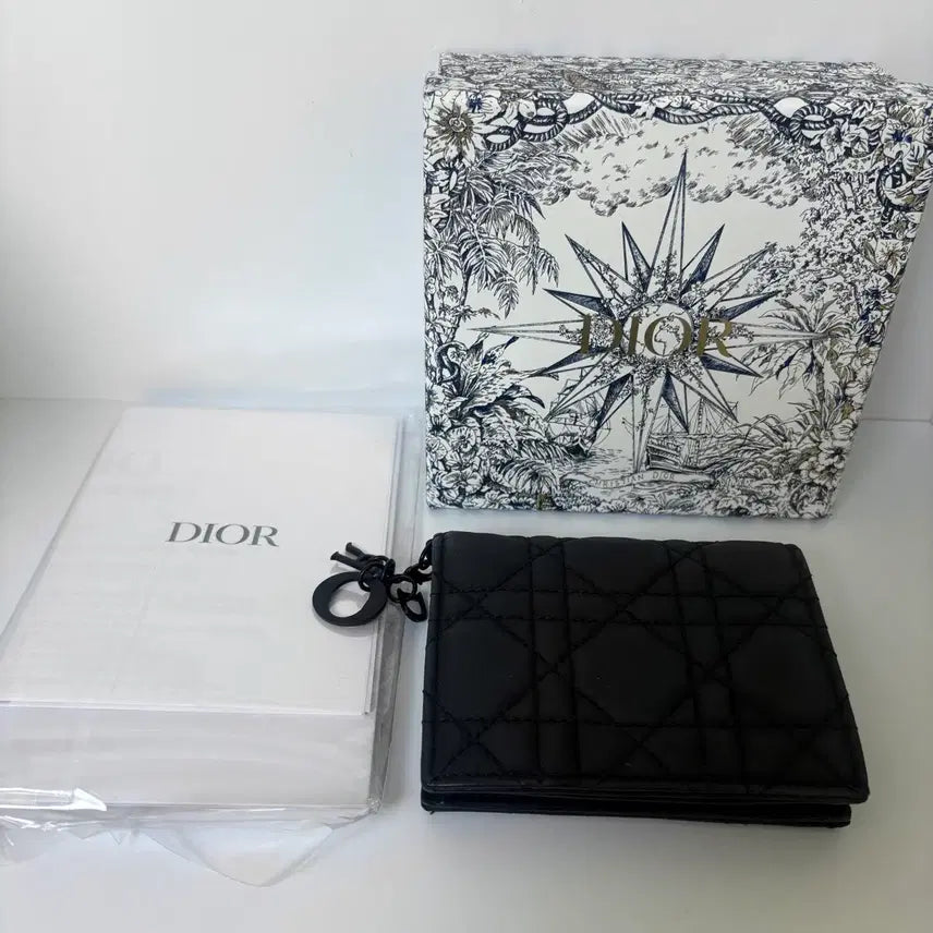 [BUNJANG] Dior Lady Dior Wallet Black Ultra Matte Cannage / 레이디 디올 지갑 블랙 울트라 매트 까나쥬 판매합니다.
