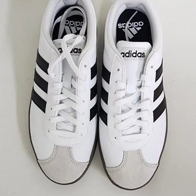 [SOLD OUT] 아디다스 화이트 삼선 스니커즈 230