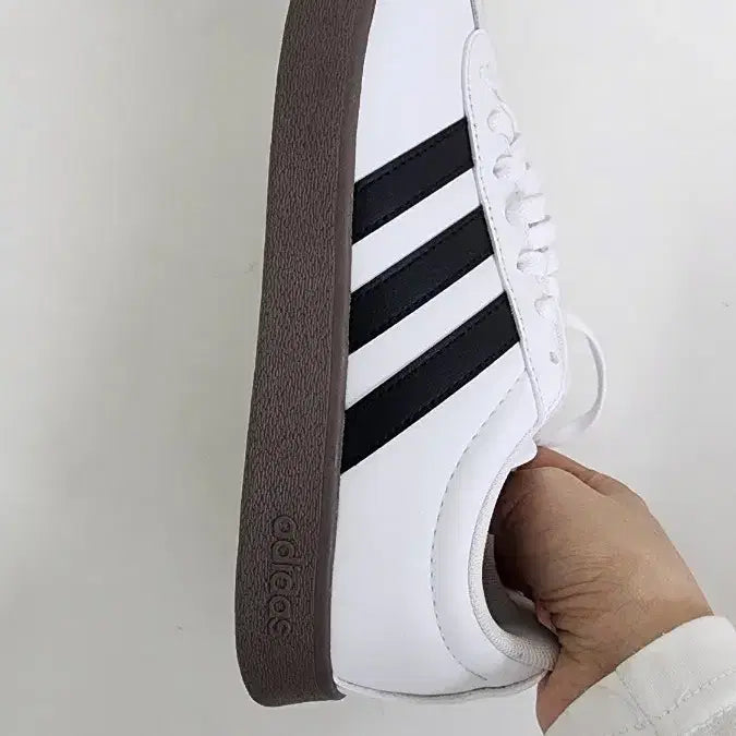 [SOLD OUT] 아디다스 화이트 삼선 스니커즈 230