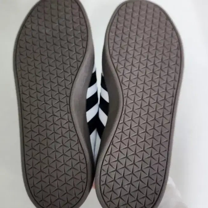 [SOLD OUT] 아디다스 화이트 삼선 스니커즈 230