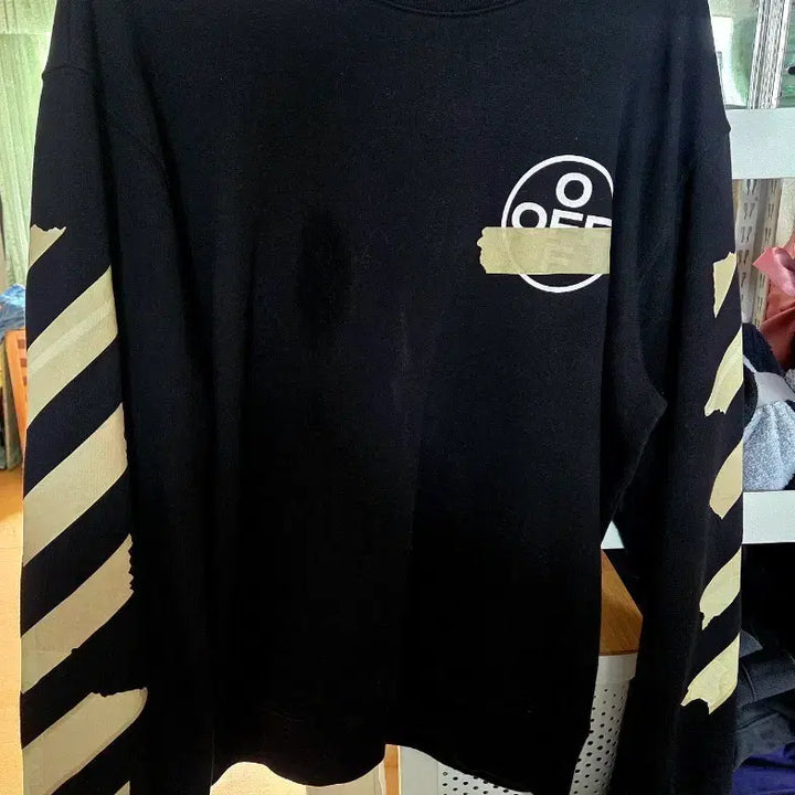 [BUNJANG] Off-White Box Tape Arrow Black Sweatshirt / [정품] 오프화이트 블랙 박스테이프 애로우 맨투맨