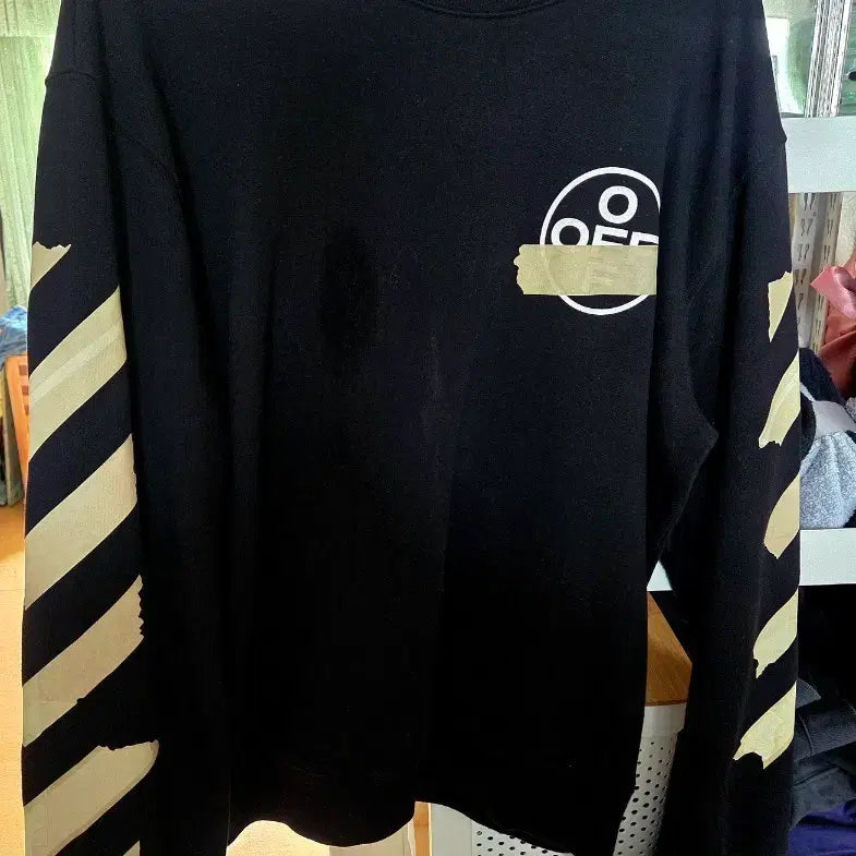 [BUNJANG] Off-White Box Tape Arrow Black Sweatshirt / [정품] 오프화이트 블랙 박스테이프 애로우 맨투맨