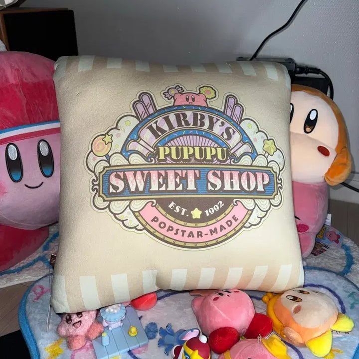 [BUNJANG] Kirby Dream Land Plump Cushion / 커비 Dream Land Plump Cushion