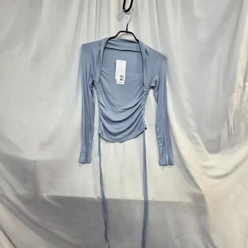 [BUNJANG] Light Blue Shirring Wrap Style Long Sleeve T-Shirt (Size S) / 연블루 엿닝셔링 랩 스타일 긴팔 티셔츠S