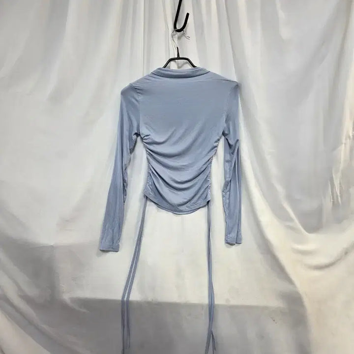 [BUNJANG] Light Blue Shirring Wrap Style Long Sleeve T-Shirt (Size S) / 연블루 엿닝셔링 랩 스타일 긴팔 티셔츠S