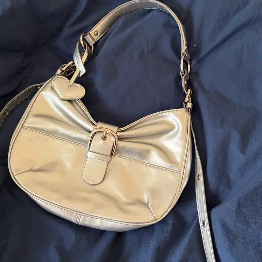 [BUNJANG] Nopiece Silver Ribbon Buckle Shoulder Bag / 노피셜노피스 실버 리본 버클 숄더백
