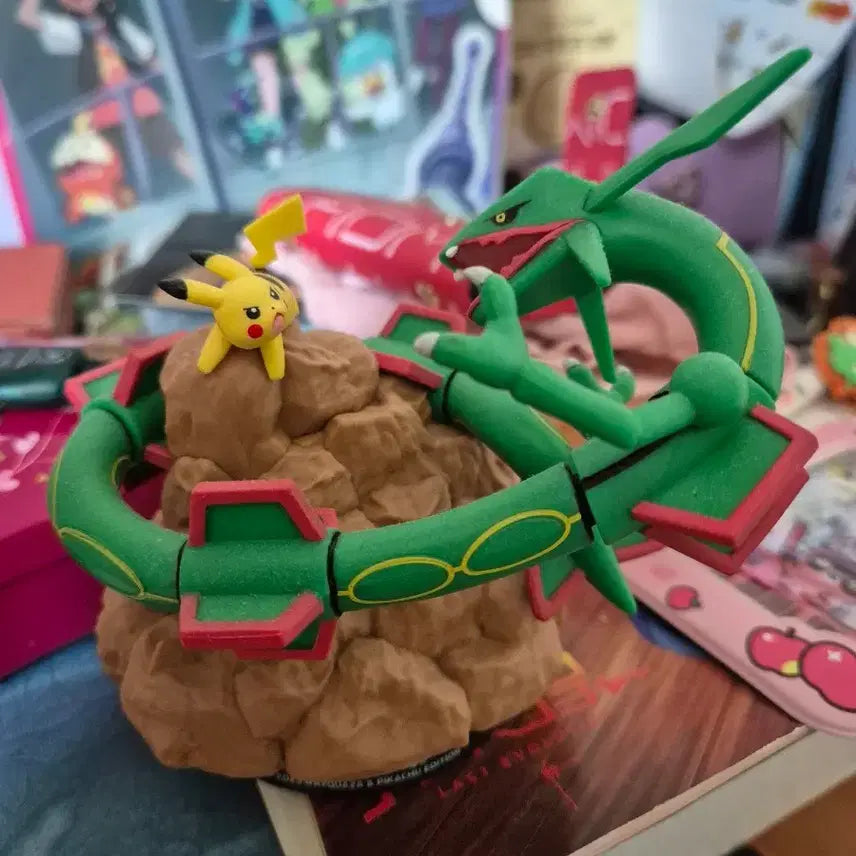 [BUNJANG] CGV Rayquaza Pikachu Figure (Green) / [판매] 씨지비 CGV 레쿠자 피카츄 피규어 (그린)