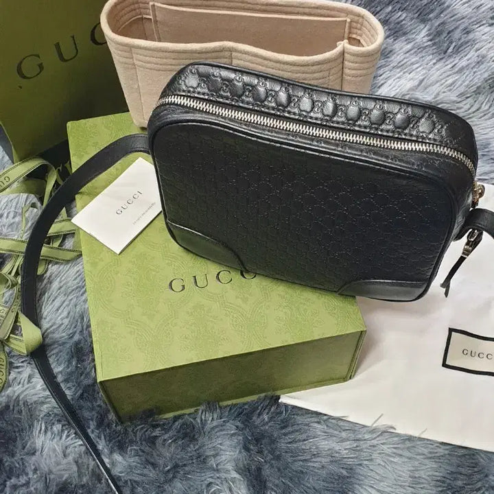 [SOLD OUT] 구찌 마이크로시마 크로스백