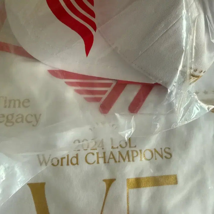 [BUNJANG] T1 Worlds Championship Bundle Set / 티원 월즈 우승 티 및 캡모자 일괄