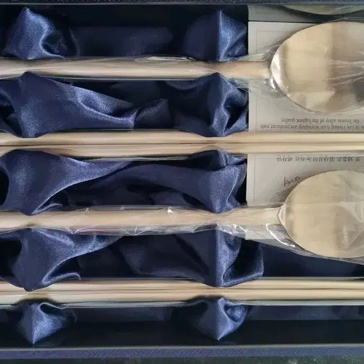 [BUNJANG] Lee Jae-myung Presidential Brass Cutlery Set / 이재명 대통령 놋 유기수저 세트