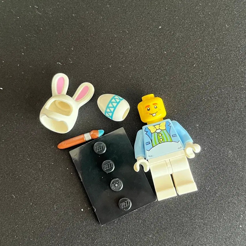 [BUNJANG] LEGO Minifigure Rabbit Mascot / 레고 미피 토끼 알바