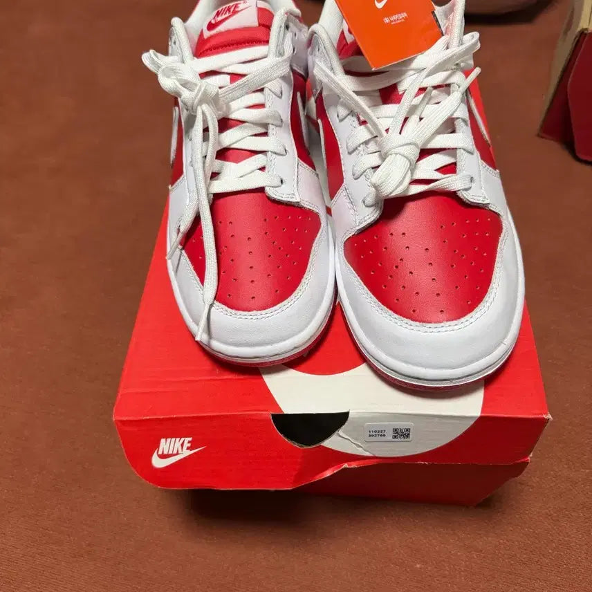 [BUNJANG] Nike Dunk Low White/Red Sneakers 280 New / 나이키 덩크 로우 화이트/레드 운동화 280 새상품