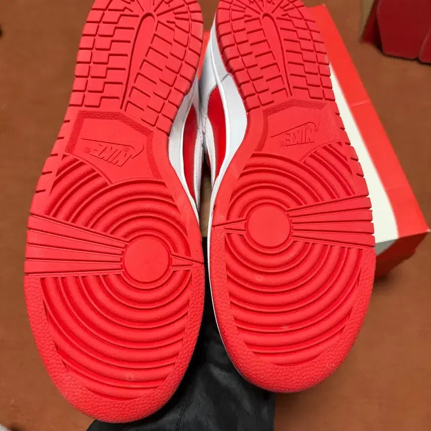 [BUNJANG] Nike Dunk Low White/Red Sneakers 280 New / 나이키 덩크 로우 화이트/레드 운동화 280 새상품