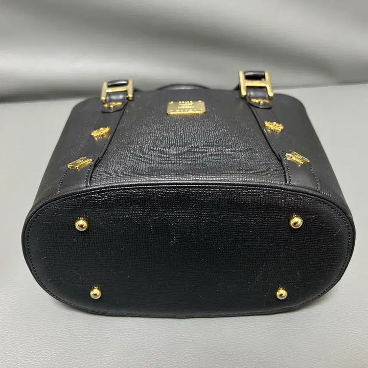 [SOLD OUT] mcm 금장 블랙 토드백