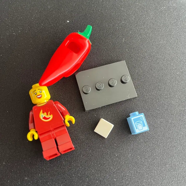 [BUNJANG] LEGO Minifigure Chili Pepper Costume / 레고 미피 고추 알바