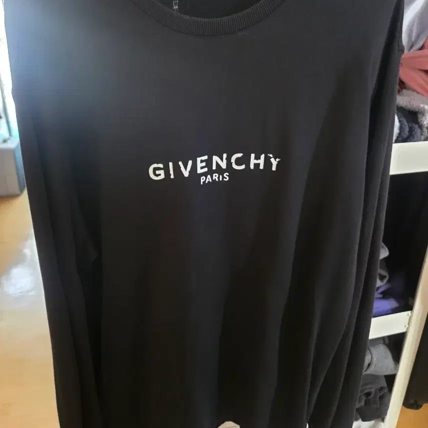 [BUNJANG] Givenchy Vintage Logo Men&