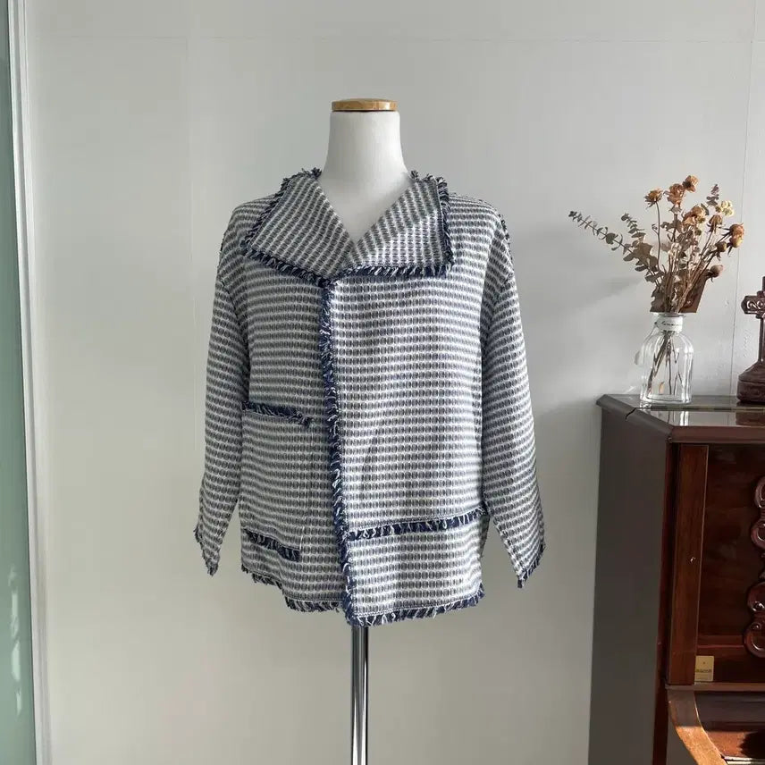 [BUNJANG] TIME White Blue Tweed Short Jacket Cardigan / [Time] 화이트 블루 트위드 자켓 숏 가디건