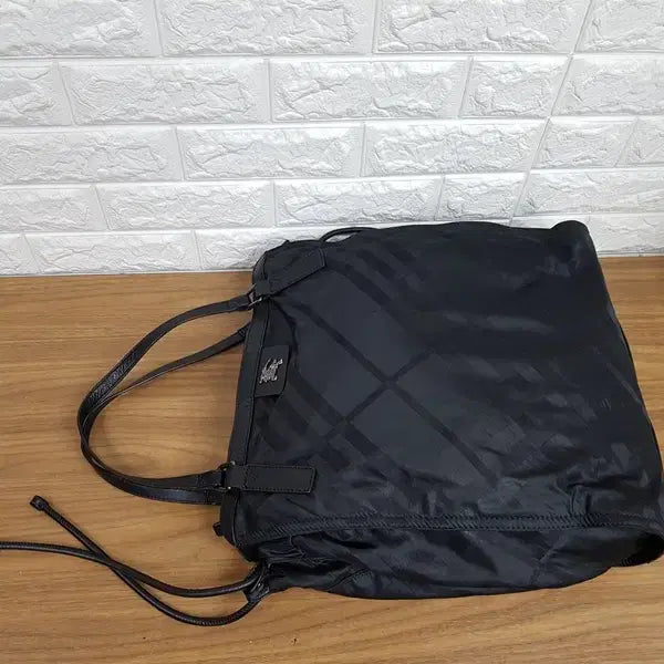 [SOLD OUT] 버버리 버클레이 쇼퍼백 (정품)
