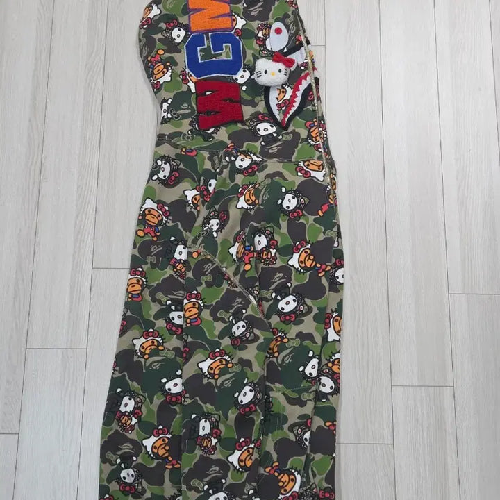 [BUNJANG] BAPE x Hello Kitty Hoodie Zip-Up (L) / 베이프 키티 후드집업