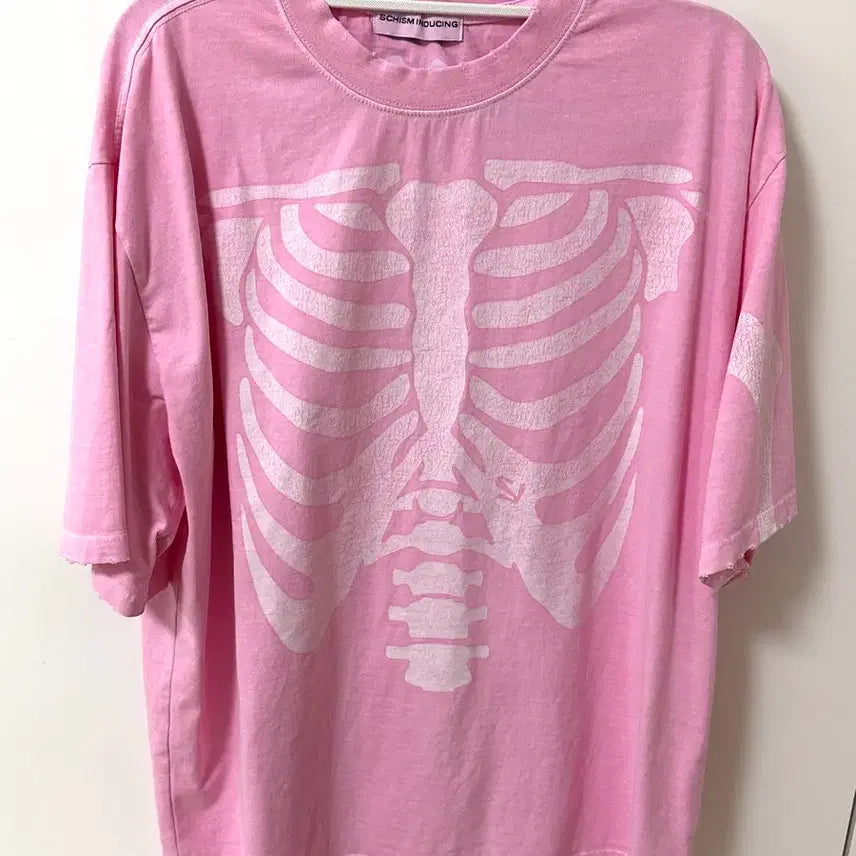 [BUNJANG] 스키즘인듀싱 RIB CAGE T SHIRT_PINK M사이즈 / 스키즘인듀싱 RIB CAGE T SHIRT_PINK M사이즈