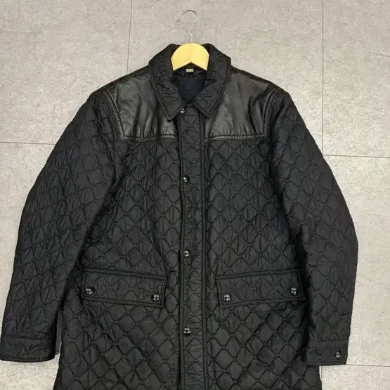 [SOLD OUT] [105] 버버리 퀼팅자켓 L (교신 O)