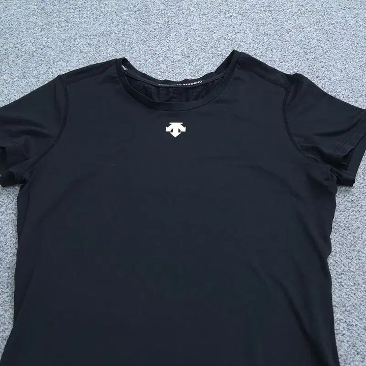 [BUNJANG] Descente Short Sleeve T-Shirt / S 데상트 반팔 티 | C