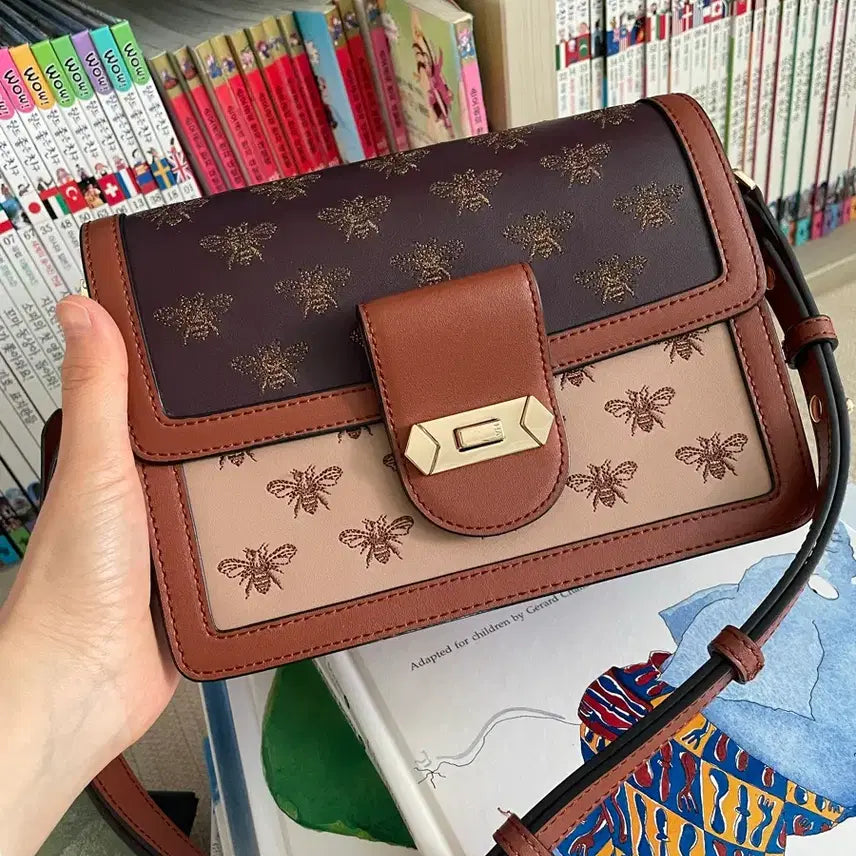 [SOLD OUT] Vanessa Hogan 꿀벌 패턴 숄더백