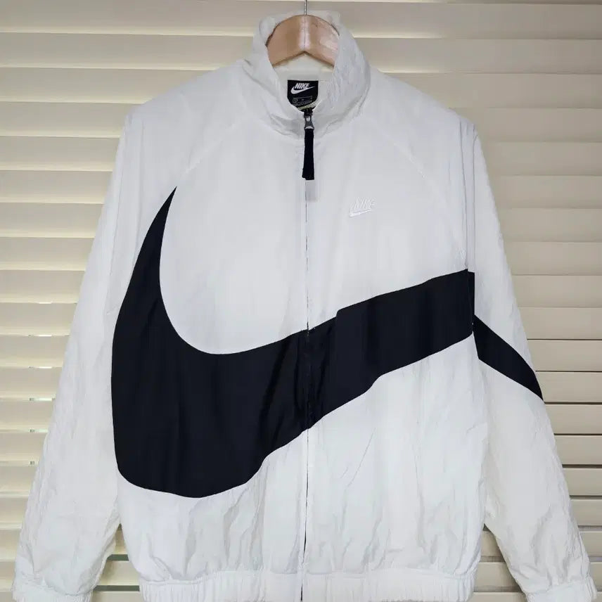[BUNJANG] Nike Swoosh Windrunner Jacket M / 나이키 스우시 윈드러너 바람막이 M