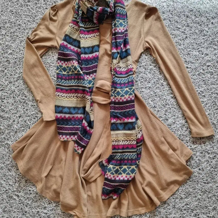 [BUNJANG] Beige Flare Dress + Patterned Muffler Set / 베이지색 플레어 원피스 + 패턴 머플러 세트