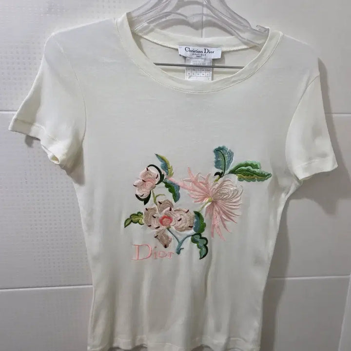 [SOLD OUT] Dior 크리스찬디올 자수 반팔 (정품)