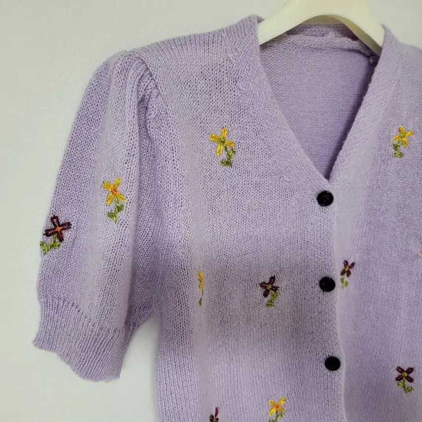 [BUNJANG] Embroidered Puff Knit Cardigan / 자수 퍼프 니트가디건 F