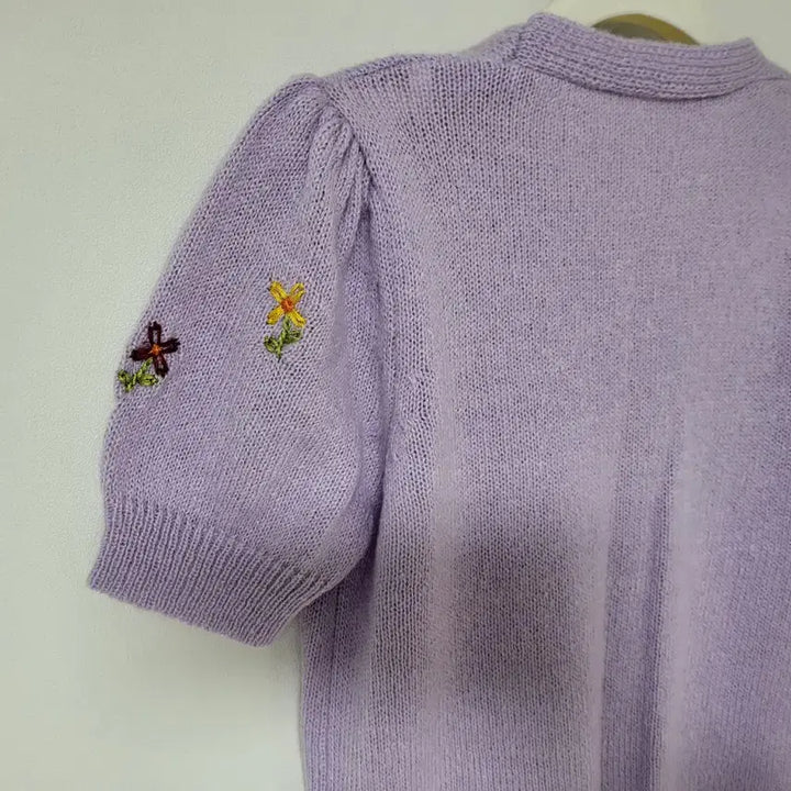 [BUNJANG] Embroidered Puff Knit Cardigan / 자수 퍼프 니트가디건 F